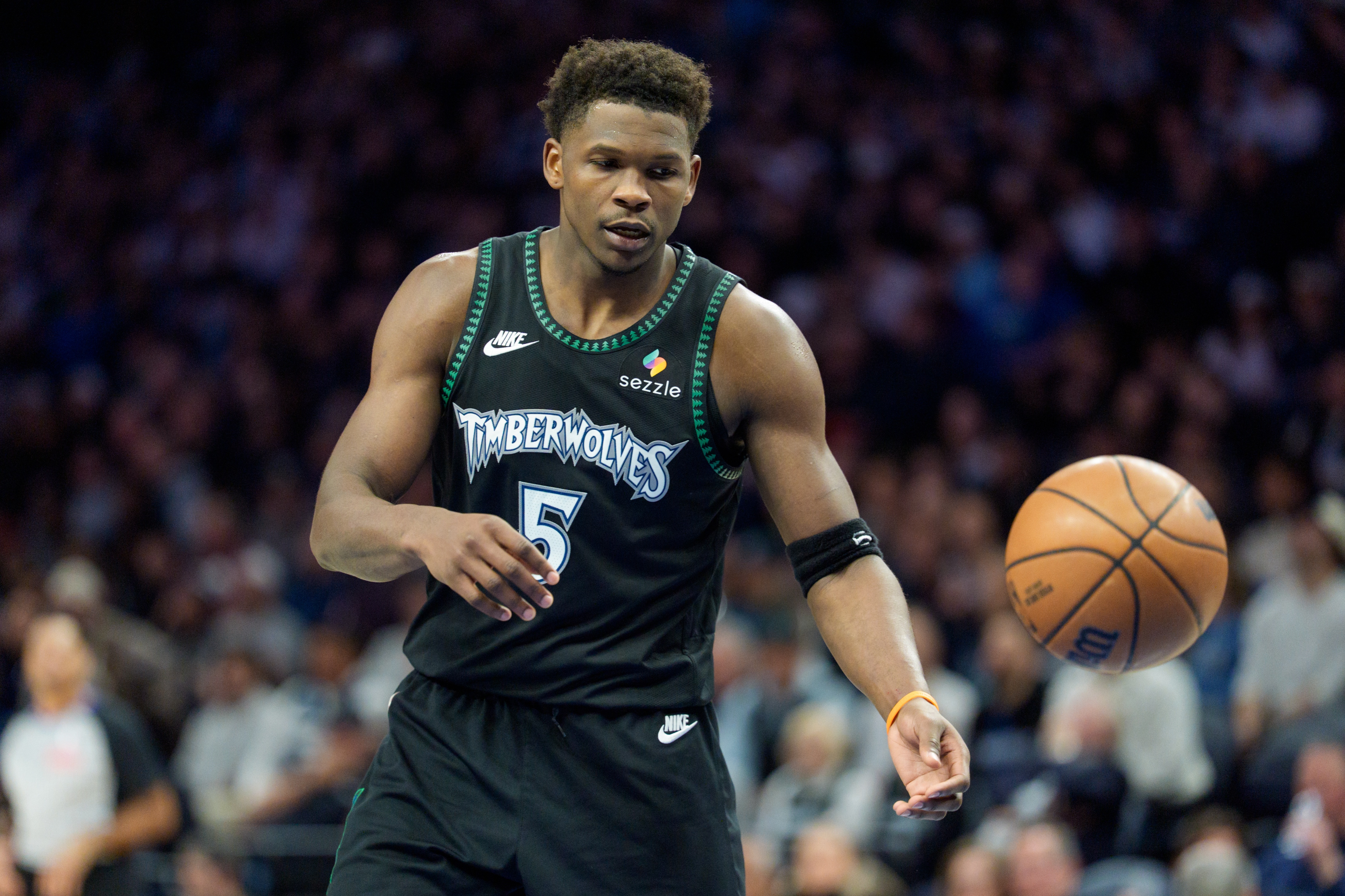 极速赛车官方平台-爱德华兹：我有点小伤 全明星赛可能不会打 希望比赛能激烈