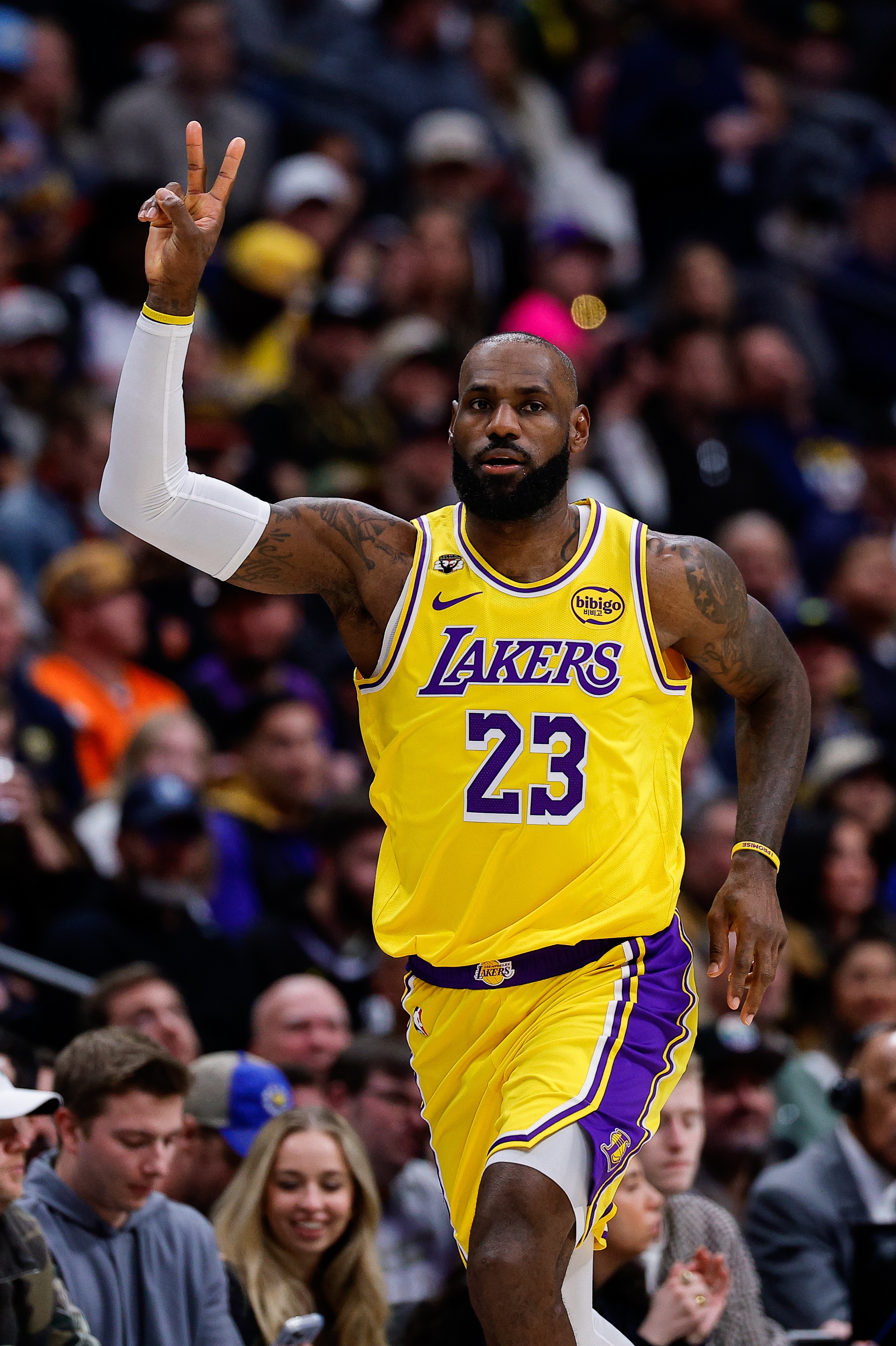 极速赛车赛事-Skip：珍妮终于花时间识破了詹姆斯这个骗过数百万盲人观众的骗局