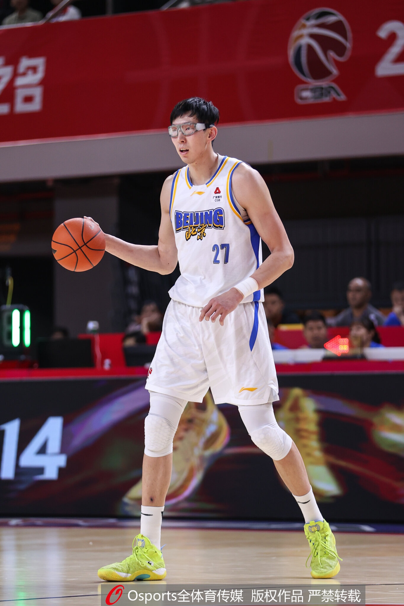 极速赛车实时开奖-大魔王统治攻防！周琦8中5砍下18分8板2断4帽 罚球12中8